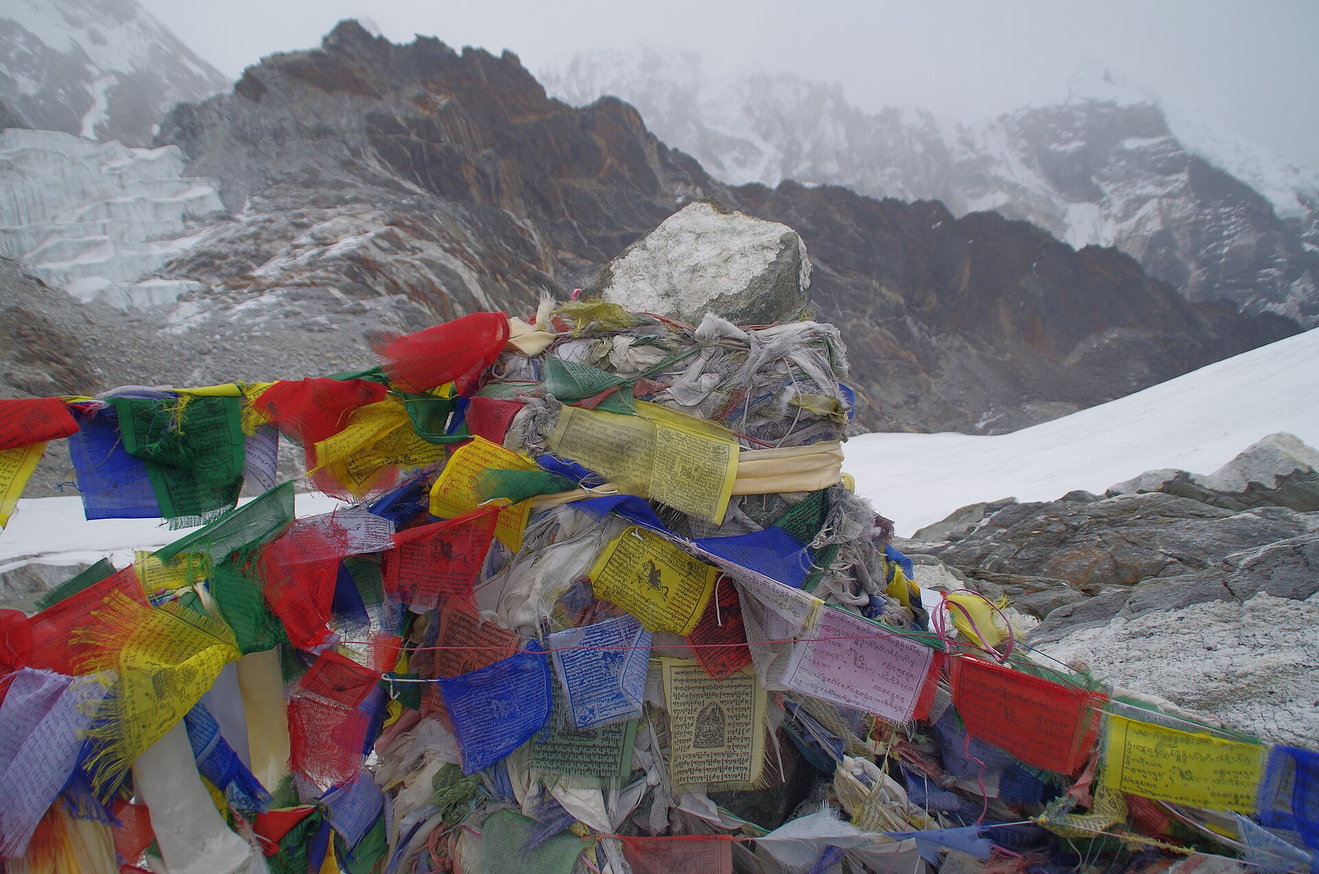 Glacier crossing at Cho La pass in the Khumbu region