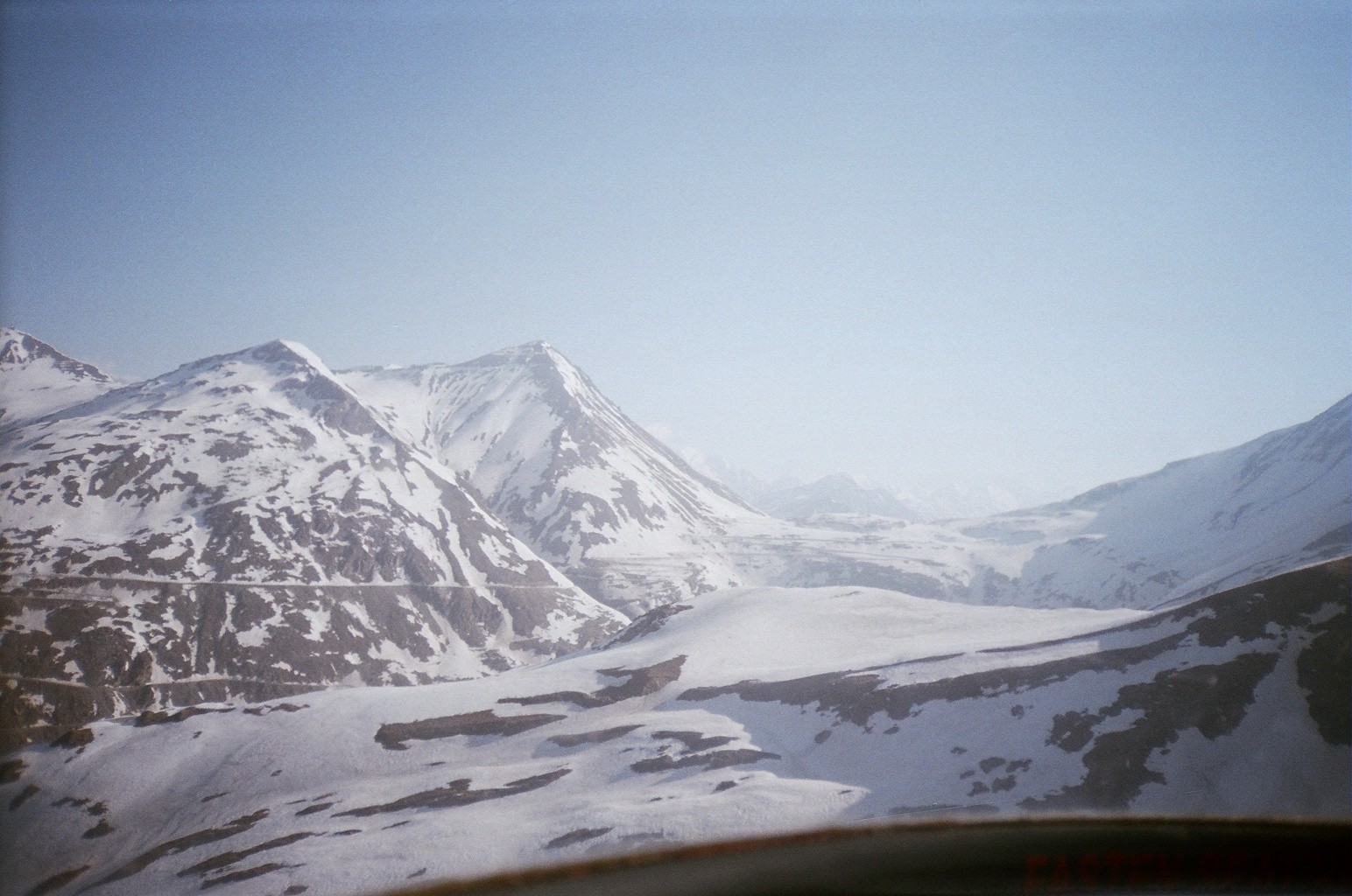 Contrasting green and arid valleys at Hampta Pass