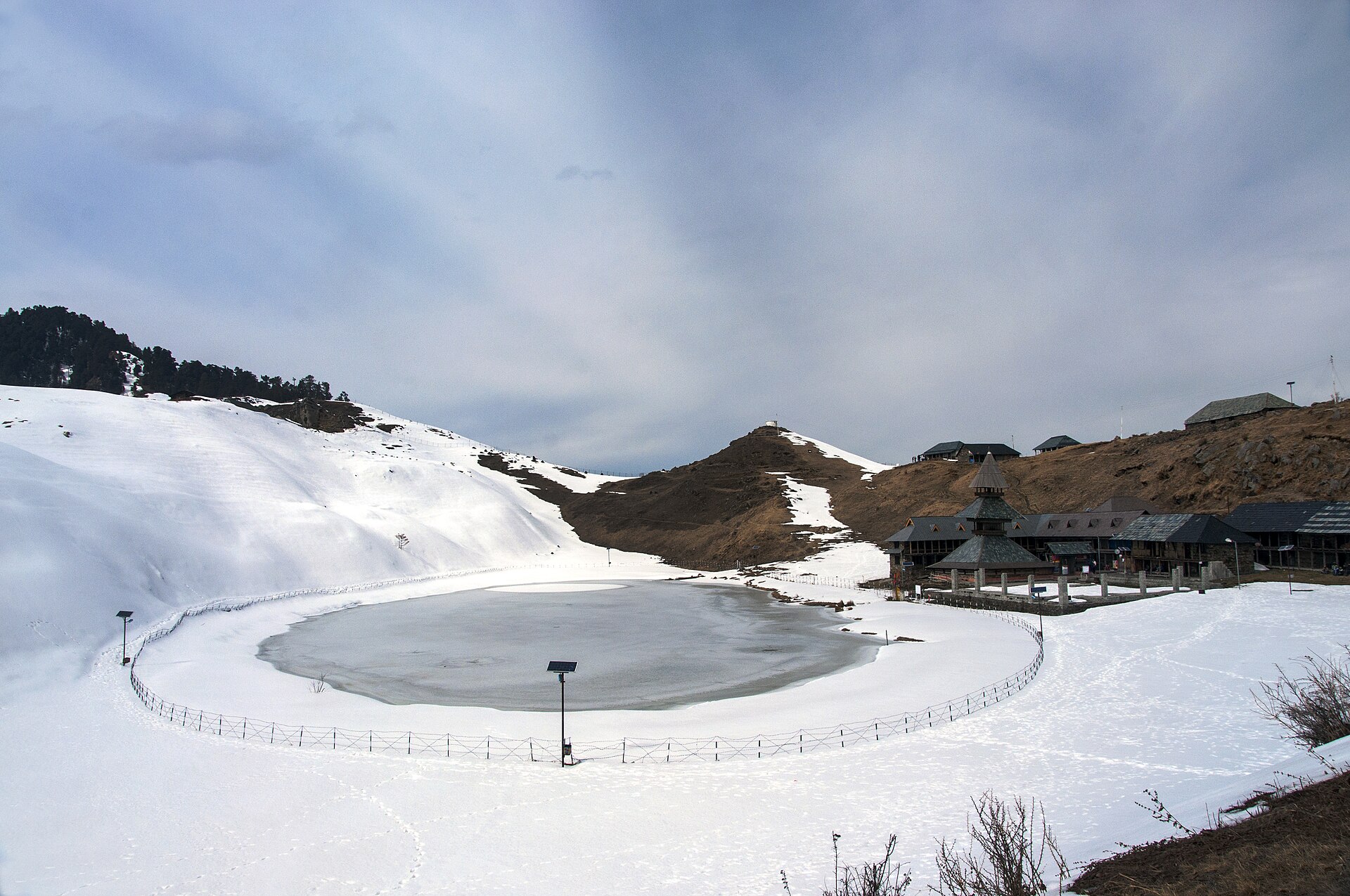 Floating Prashar Lake and pagoda temple